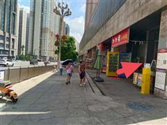 R区第二实验中学旁第一间龙头位置门面房东直租